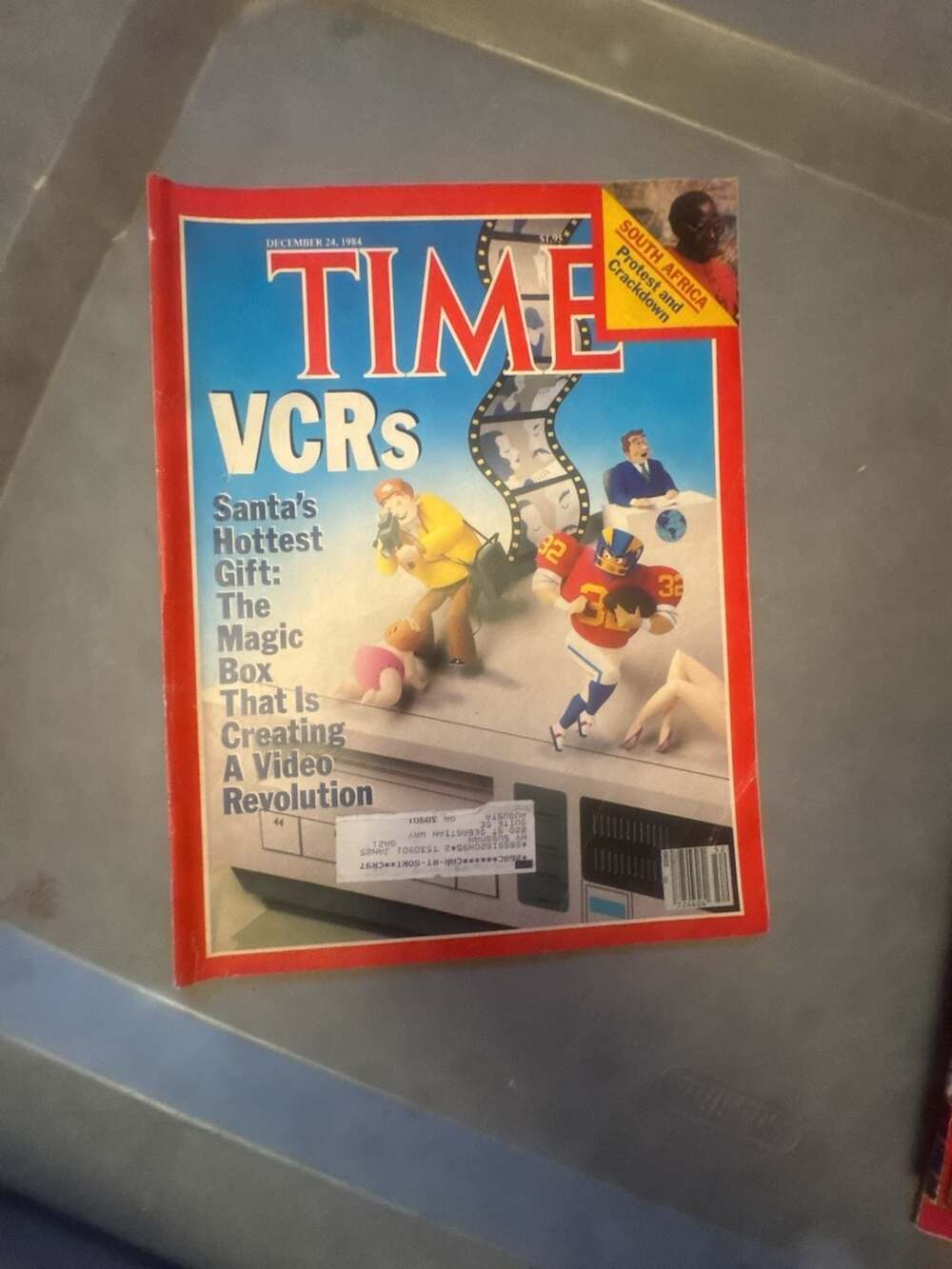 1983 December 26 NEWSWEEK Magazine, Video Rocks! A Musical Revolution (MH229)